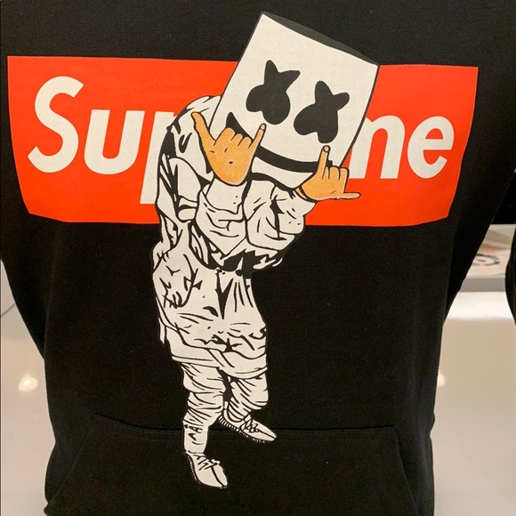Clothes - Picture 1 of 8